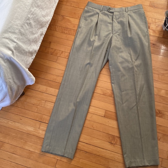 MEN SUITS - Picture 2 of 2